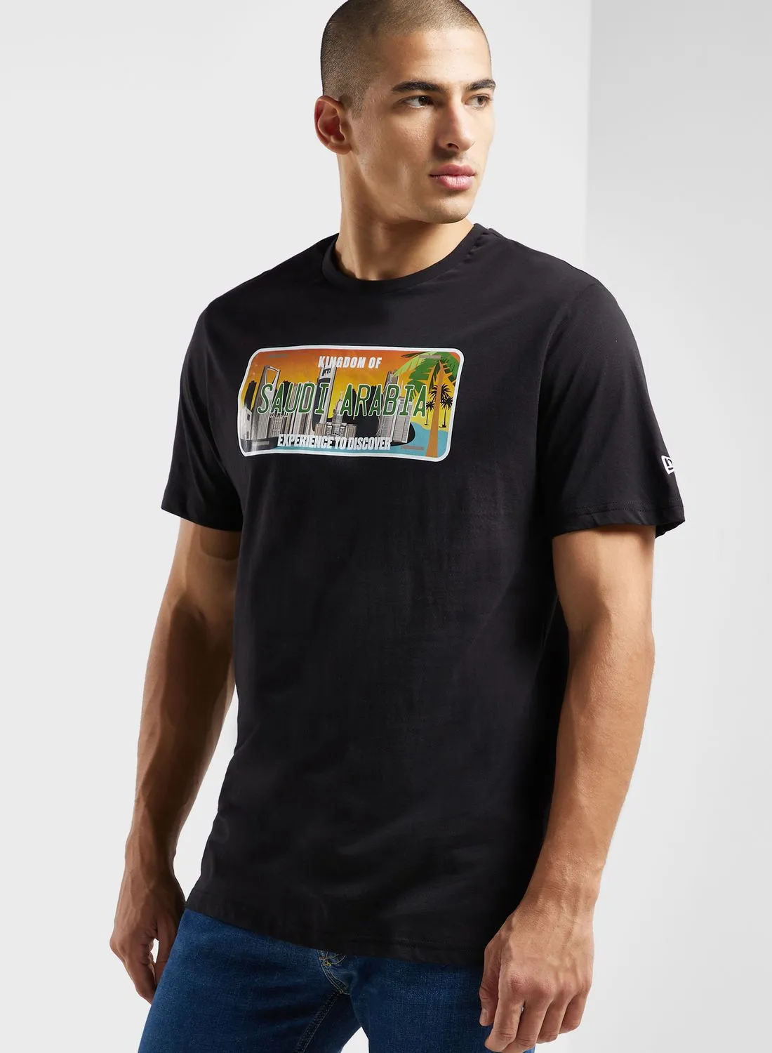 NEW ERA Saudi Arabia Patch Graphic T-Shirt