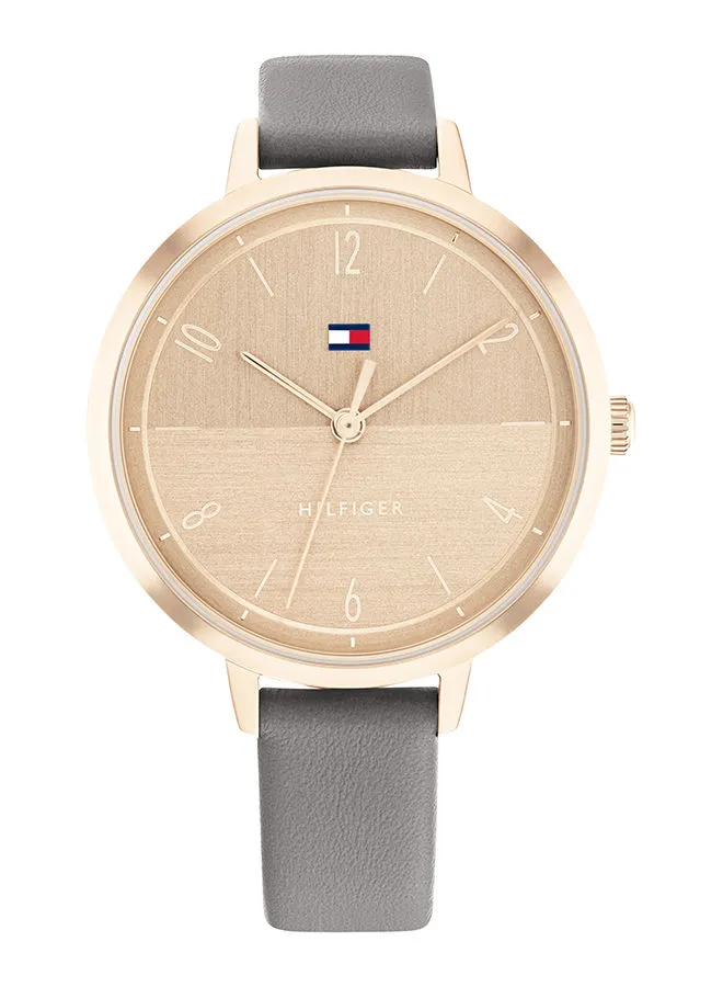 TOMMY HILFIGER Women's Analog Round Shape Leather Wrist Watch 1782619 - 38 Mm