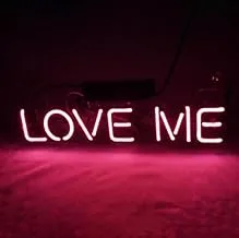 BPA Love Me ضوء نيون، رومانسي، حب، وردي، LED، 70x25 سم