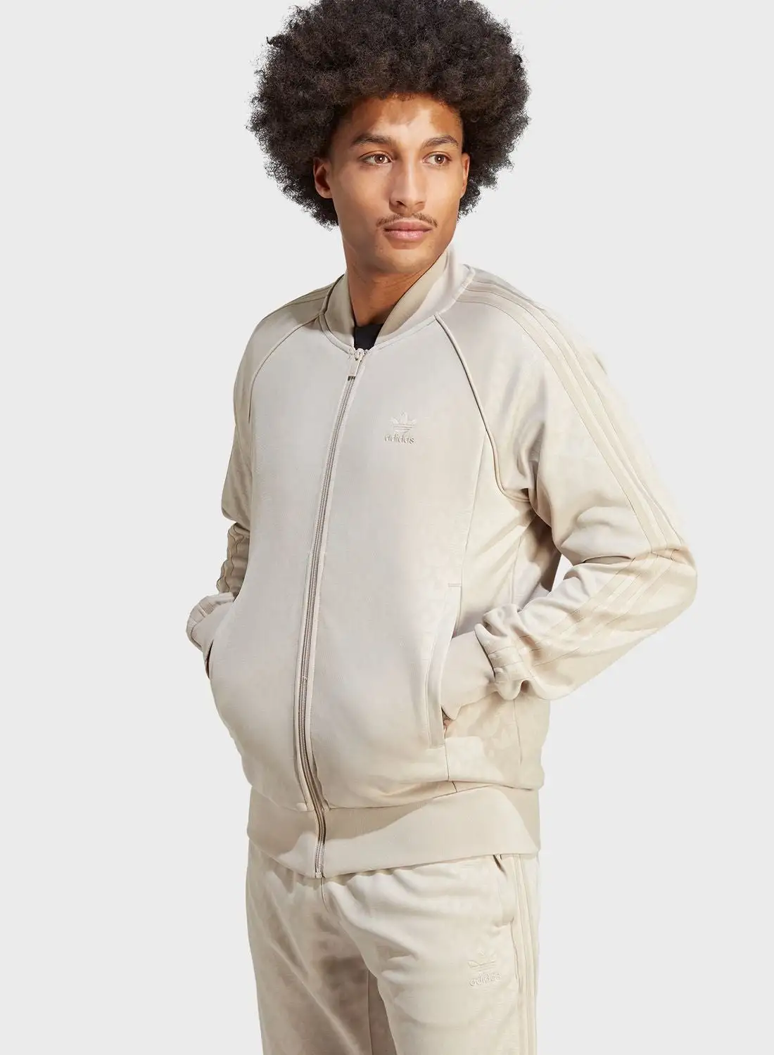 توب رياضي بطبعة Monogram Sst من adidas Originals