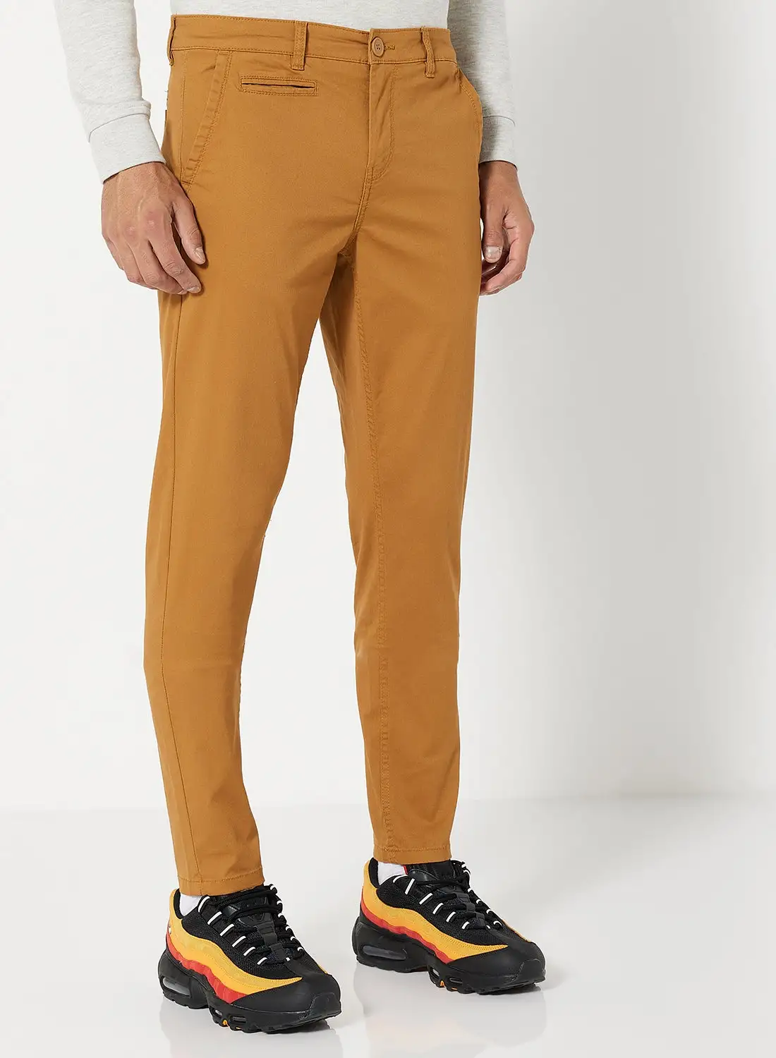 Noon East Solid Pattern Stretch Slim Fit Pants Camel