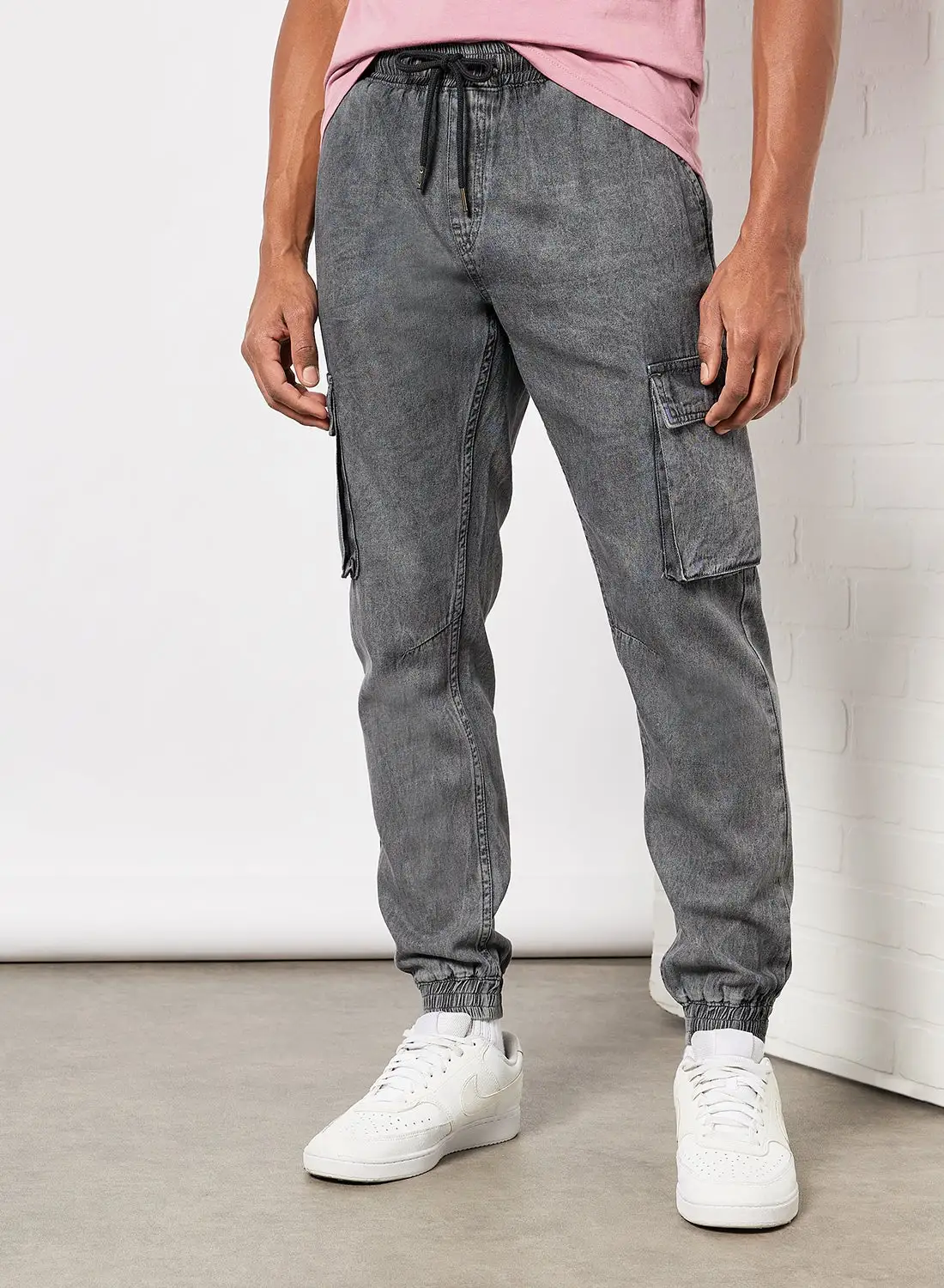 QUWA Washed Slim Tapered Jeans Black