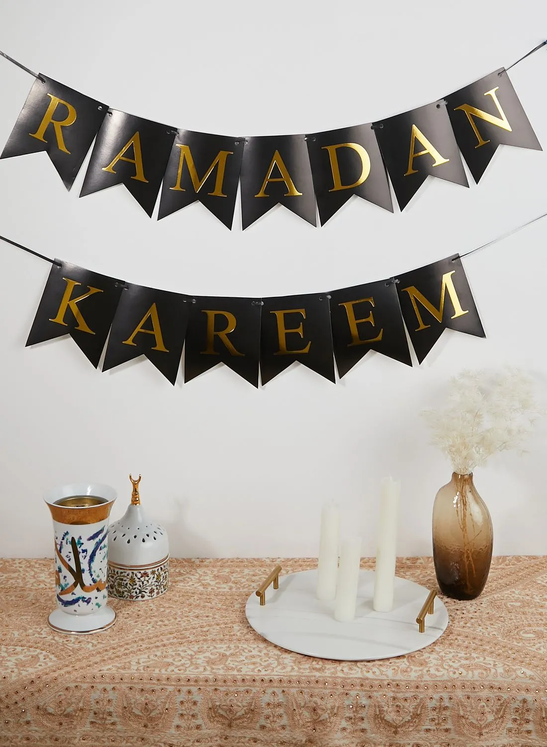 نعمة رمضان كريم الرايات