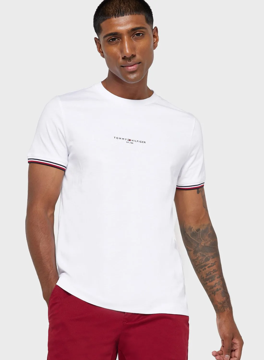 TOMMY HILFIGER Logo Crew Neck Tipped Sleeves T-Shirt