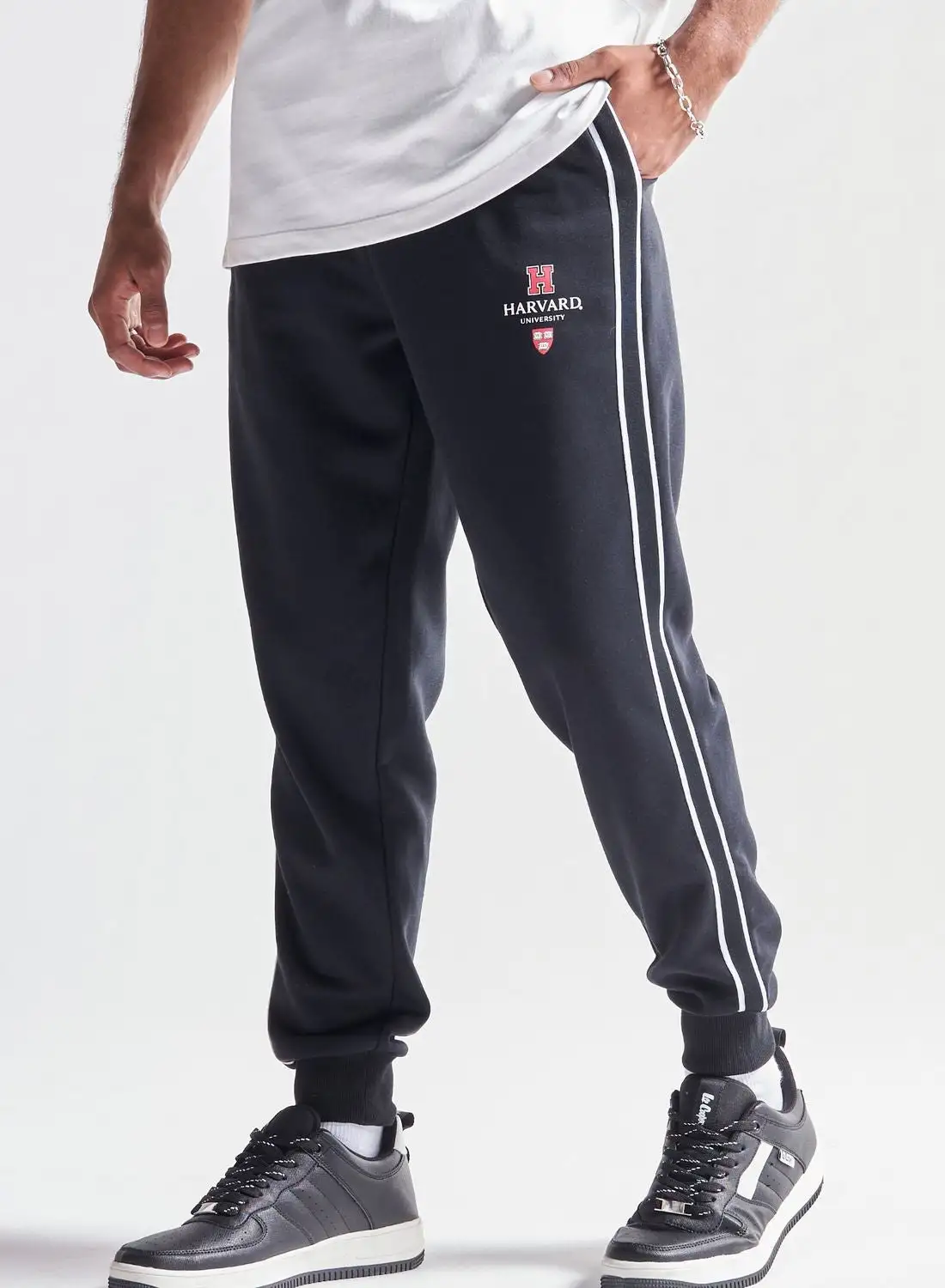 FAV Drawstring Cuffed Sweatpants