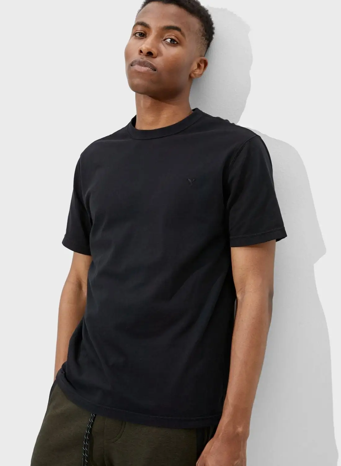 American Eagle Essential Crew Neck T-Shirt