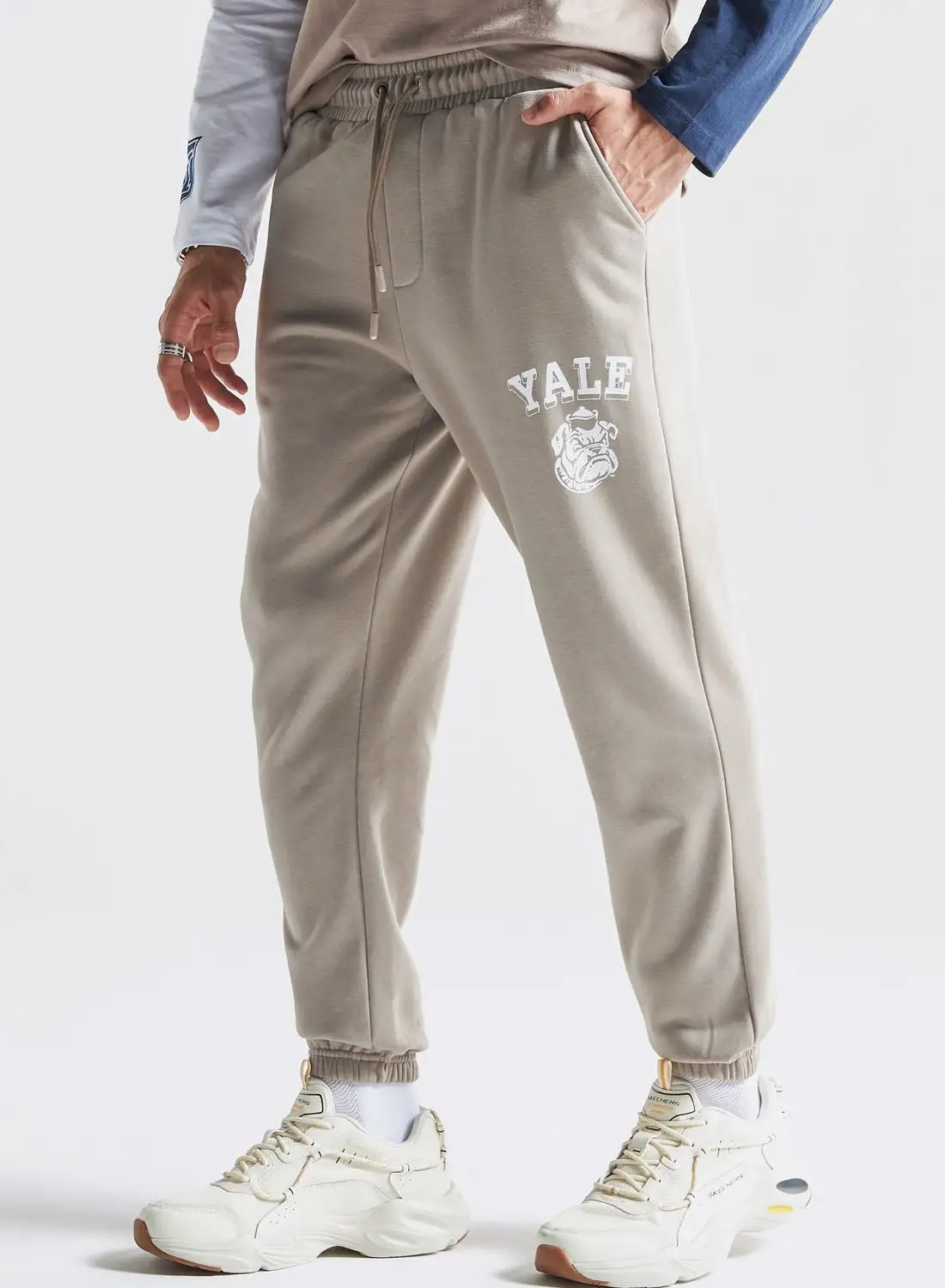 FAV Drawstring Cuffed Sweatpants