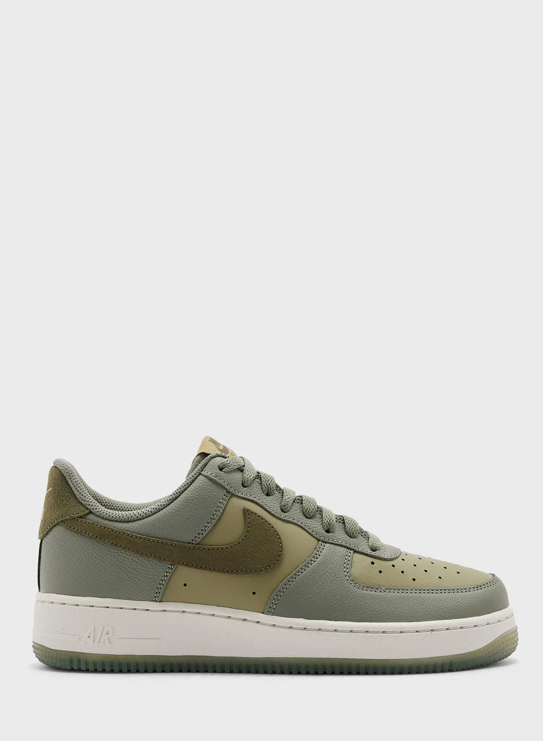 Nike Air Force 1 '07 Lv8 Essential+