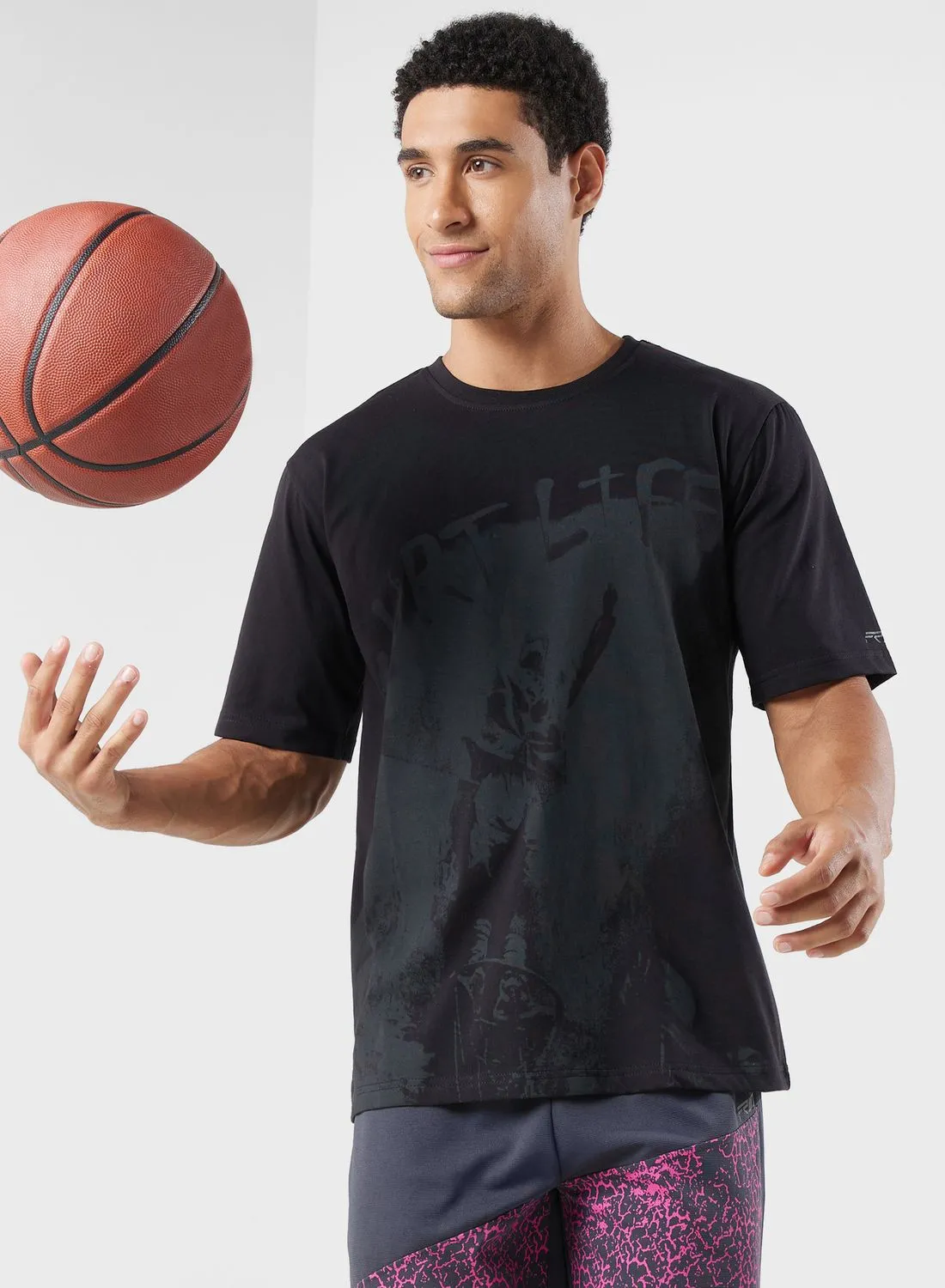 FRWD Basketball Court Life Oversize Tee