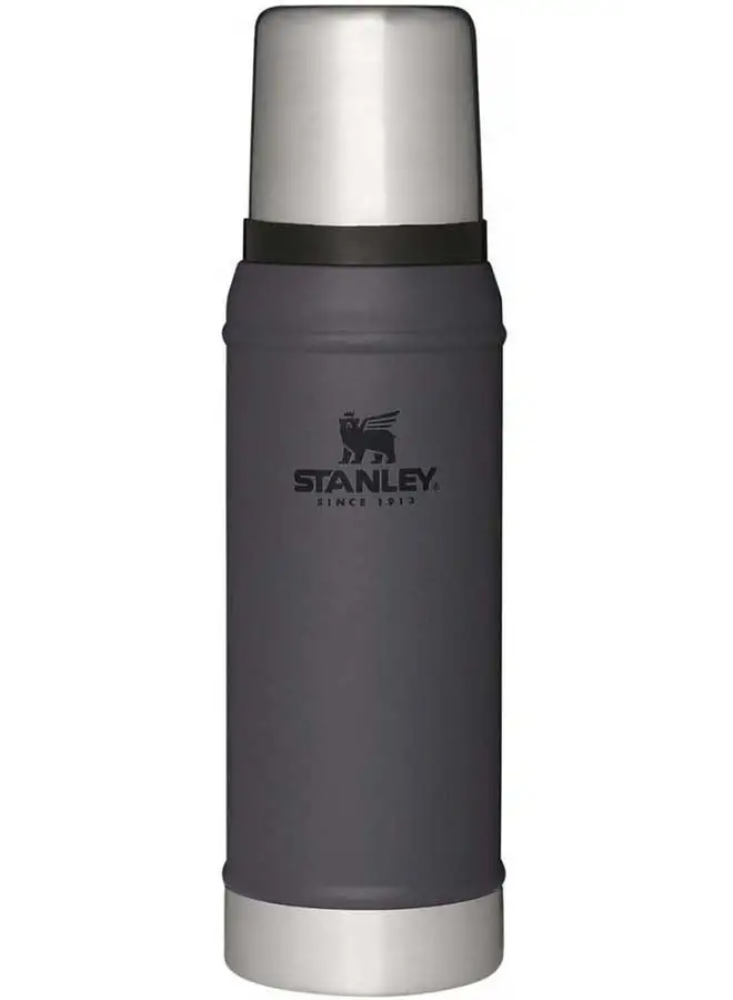 Stanley Classic Legendary Bottle 0.75L / 25OZ Charcoal – BPA FREE Stainless Steel Thermos | Keeps Cold or Hot for 20 Hours | Leakproof Lid Doubles as Cup | Dishwasher Safe | Lifetime Warranty