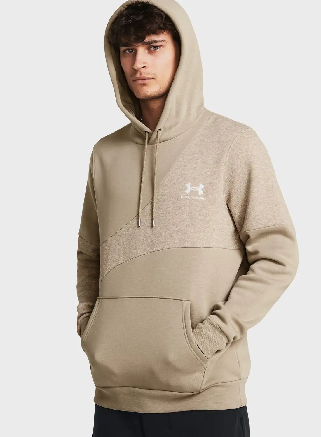 سترة بغطاء رأس من الصوف الأساسي من Under ARMOR