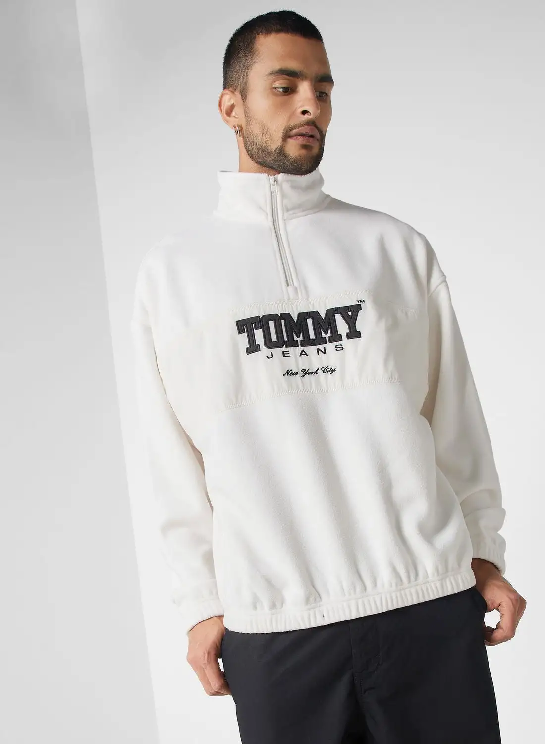 TOMMY JEANS Graphic Half Zip Sweatshirt