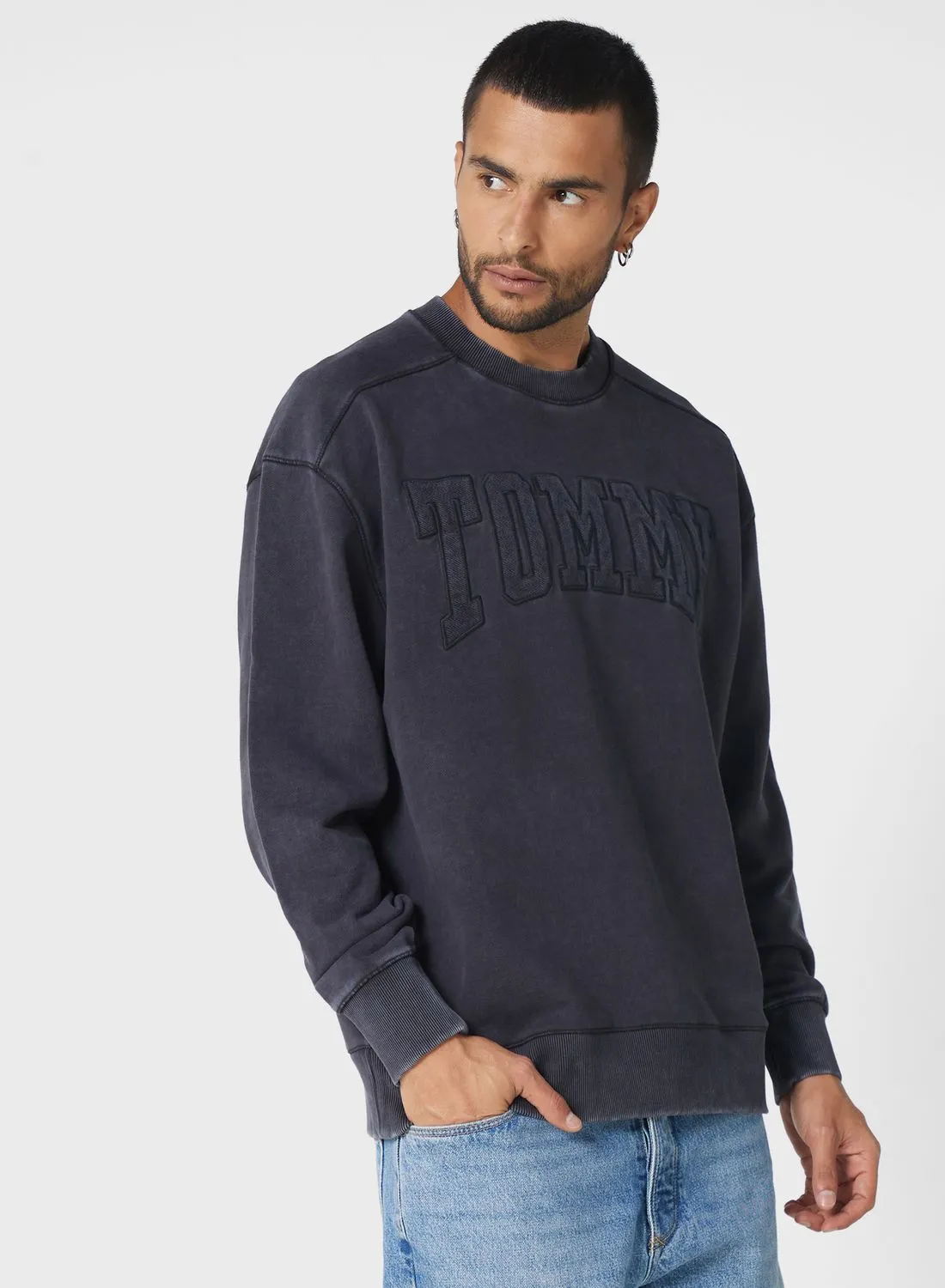 TOMMY JEANS Logo Crew Neck Sweatshirt