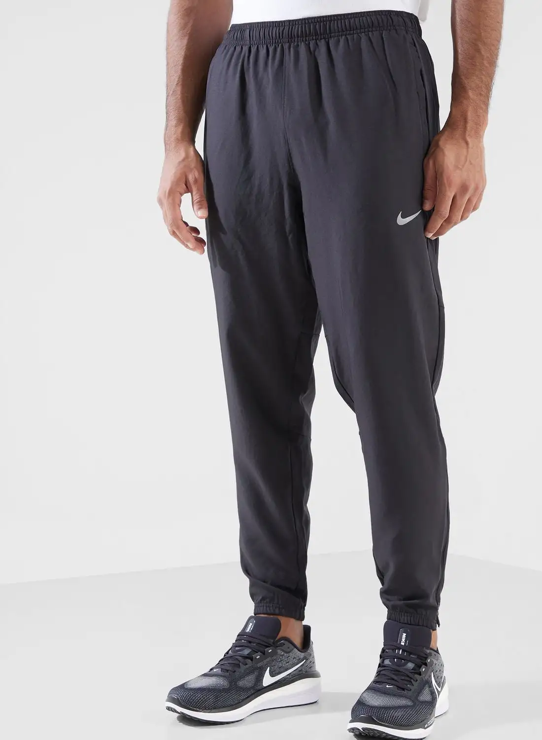 Nike Dri-Fit Challenger Woven Pants