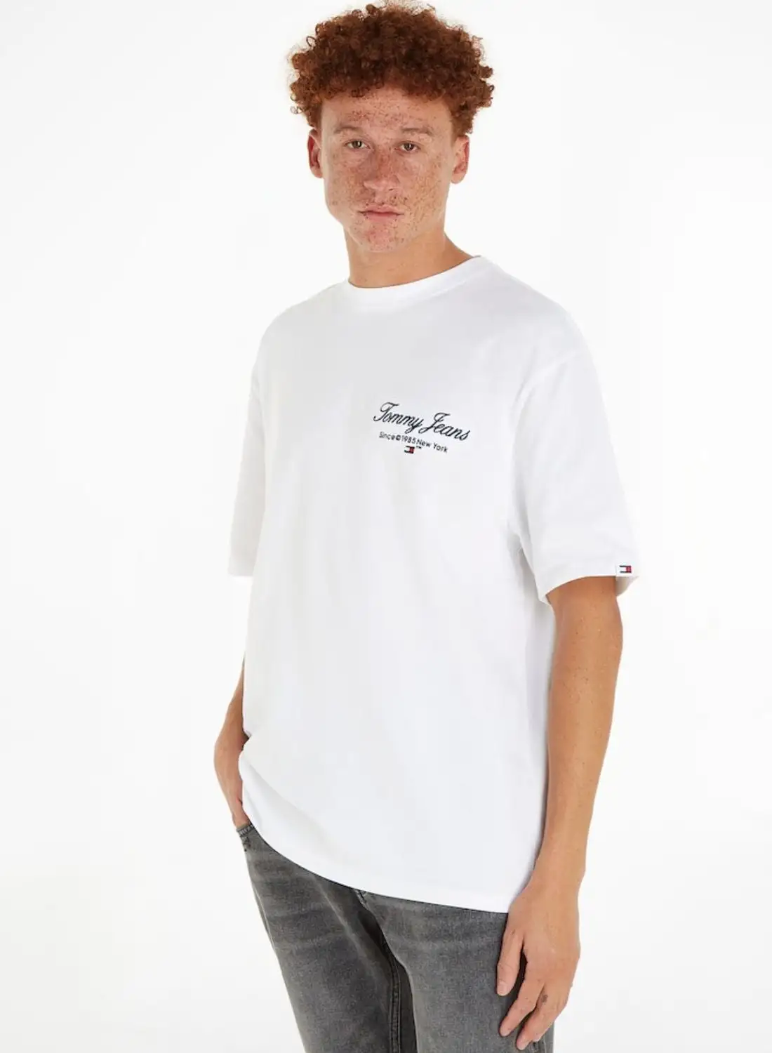 TOMMY JEANS Logo Crew Neck T-Shirt