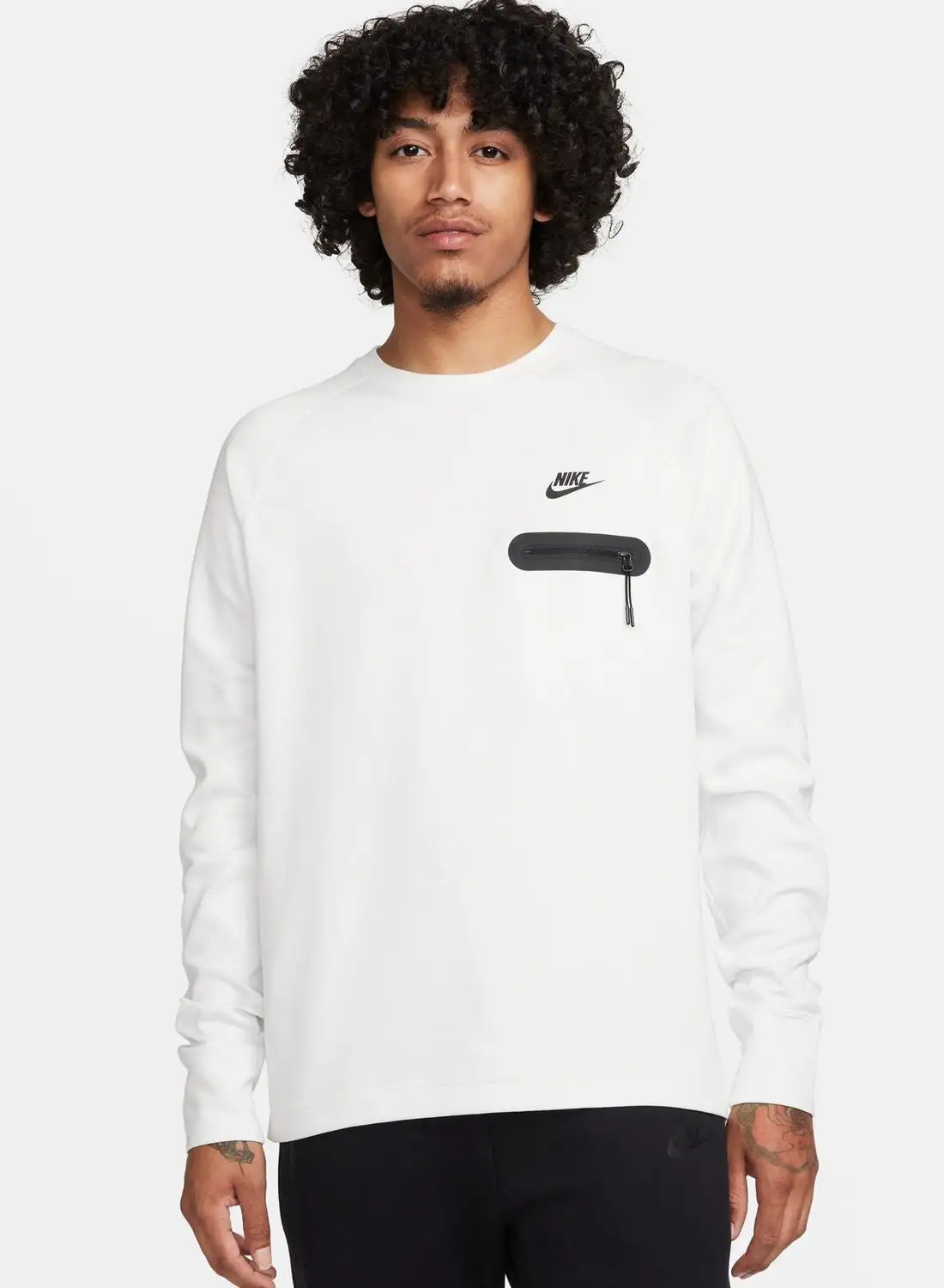 Nike Essential Tech Sweatshirt