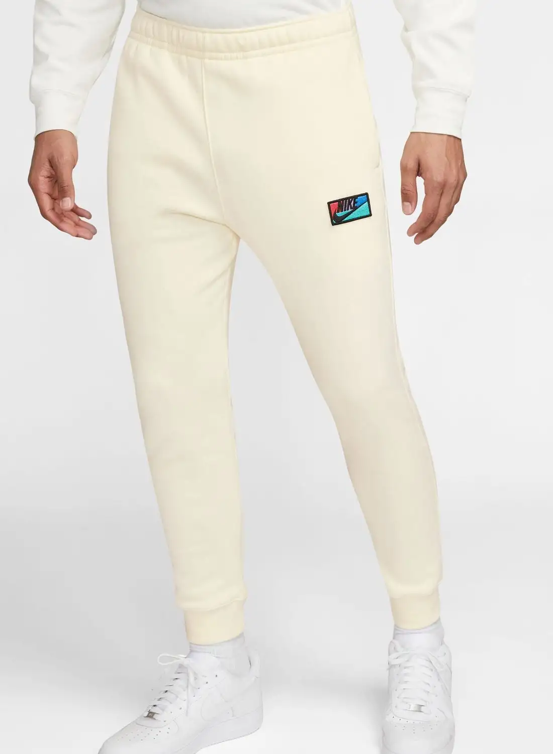 Nike Club+ Patch Graphic Pants