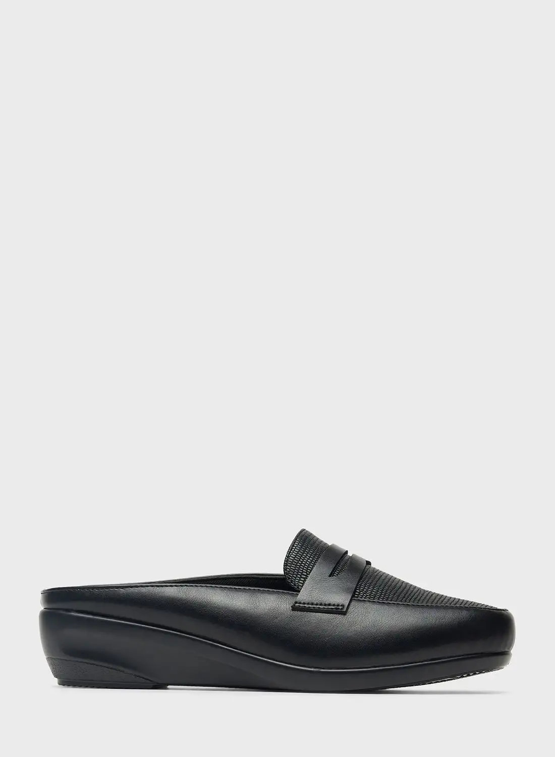 Le Confort Close Toe Slip Ons