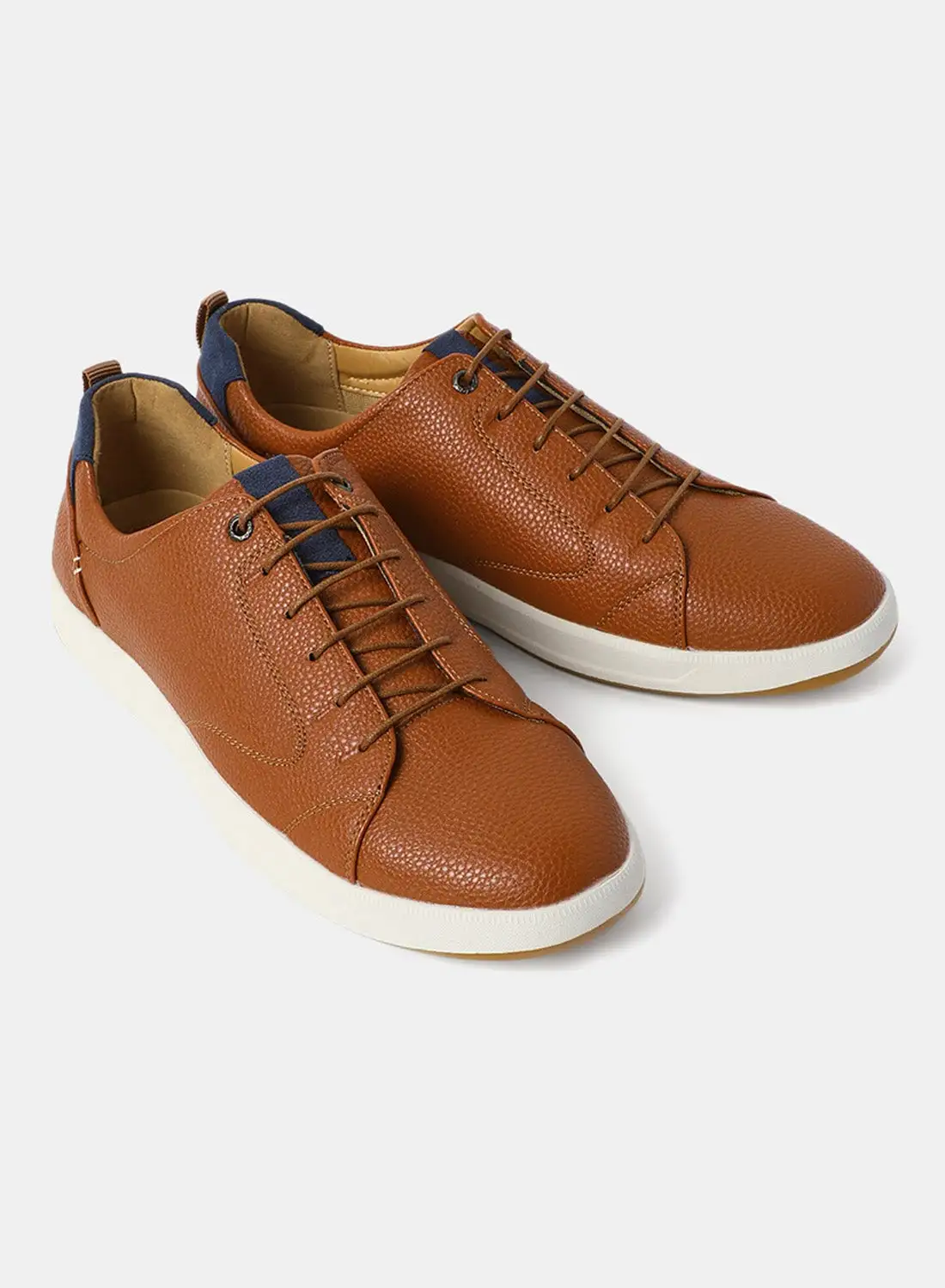 Athletiq Low Top Sneakers Tan