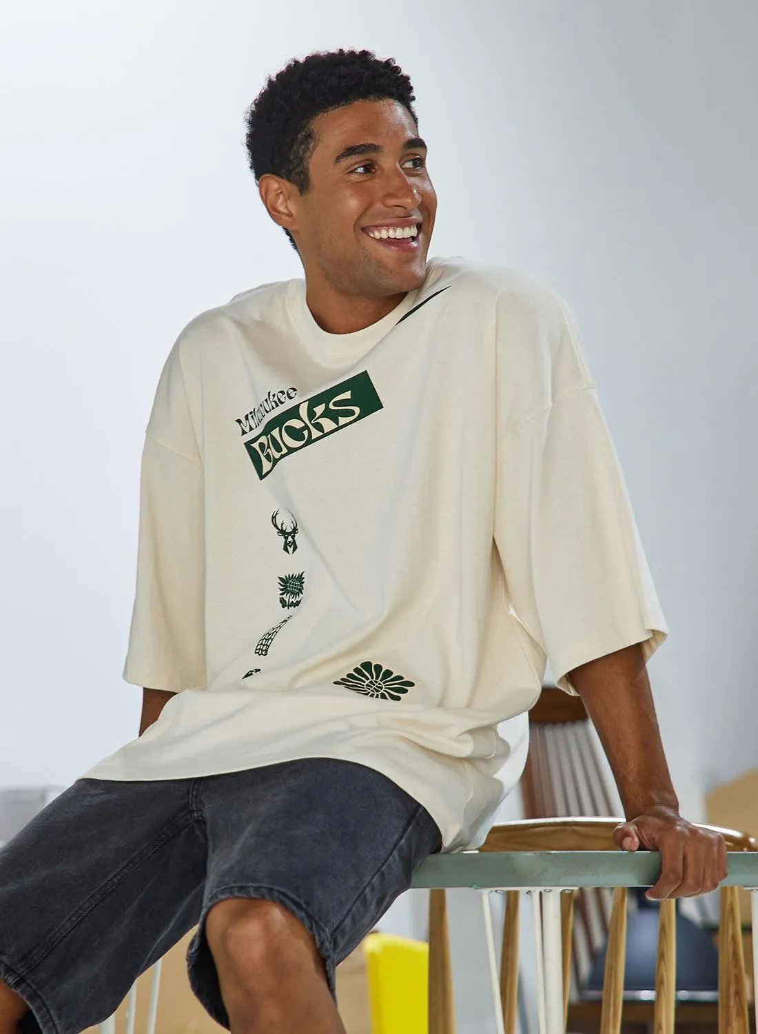 Nike Milwaukee Bucks T-Shirt