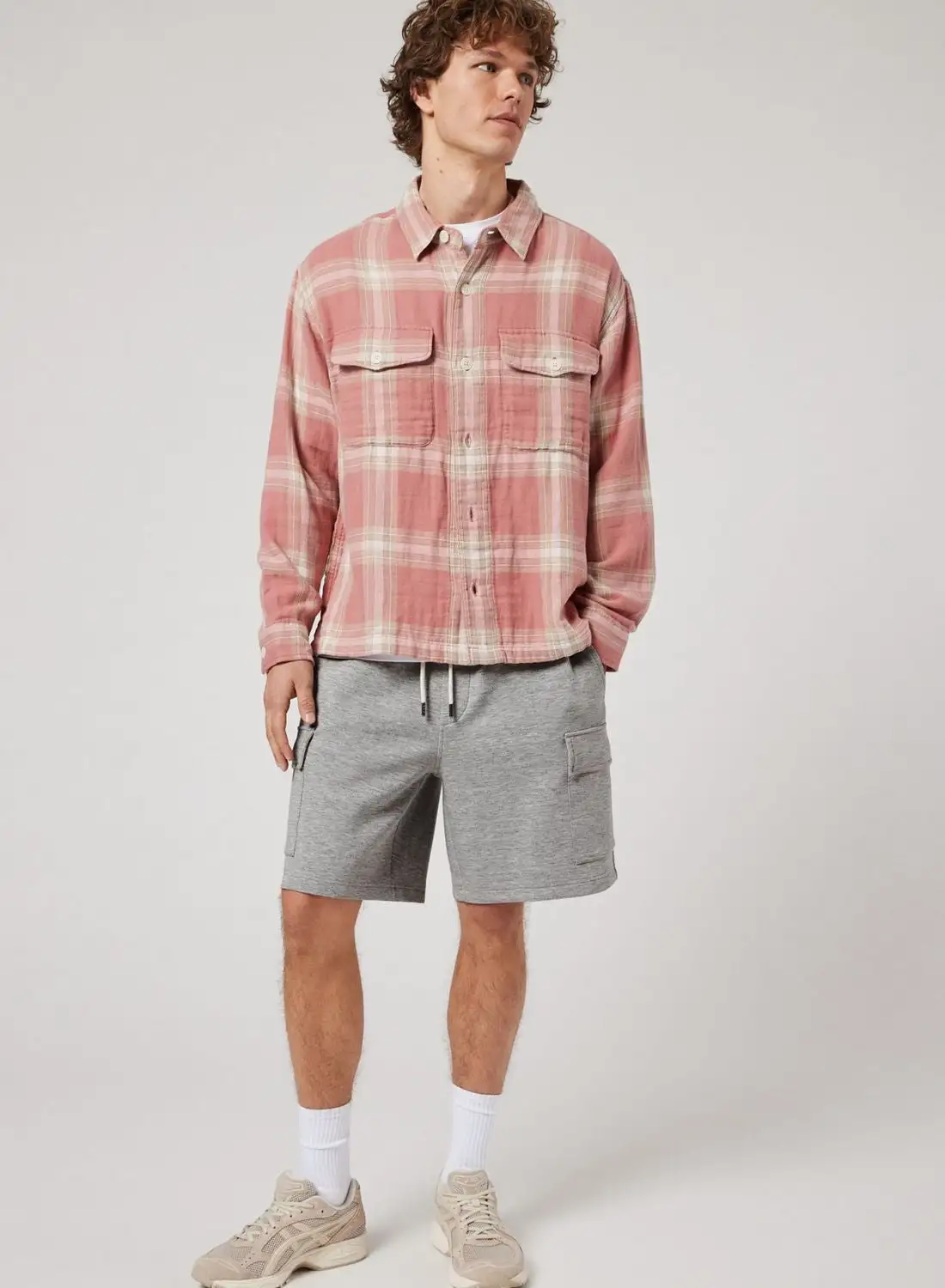 American Eagle Essential Cargo Shorts