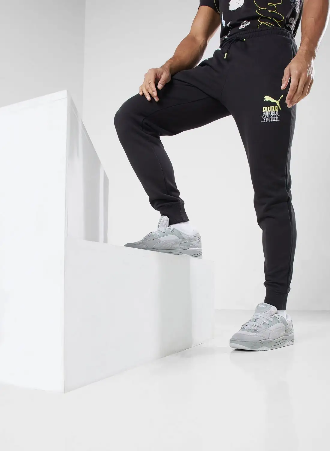 PUMA Classic Brand Love Sweatpants