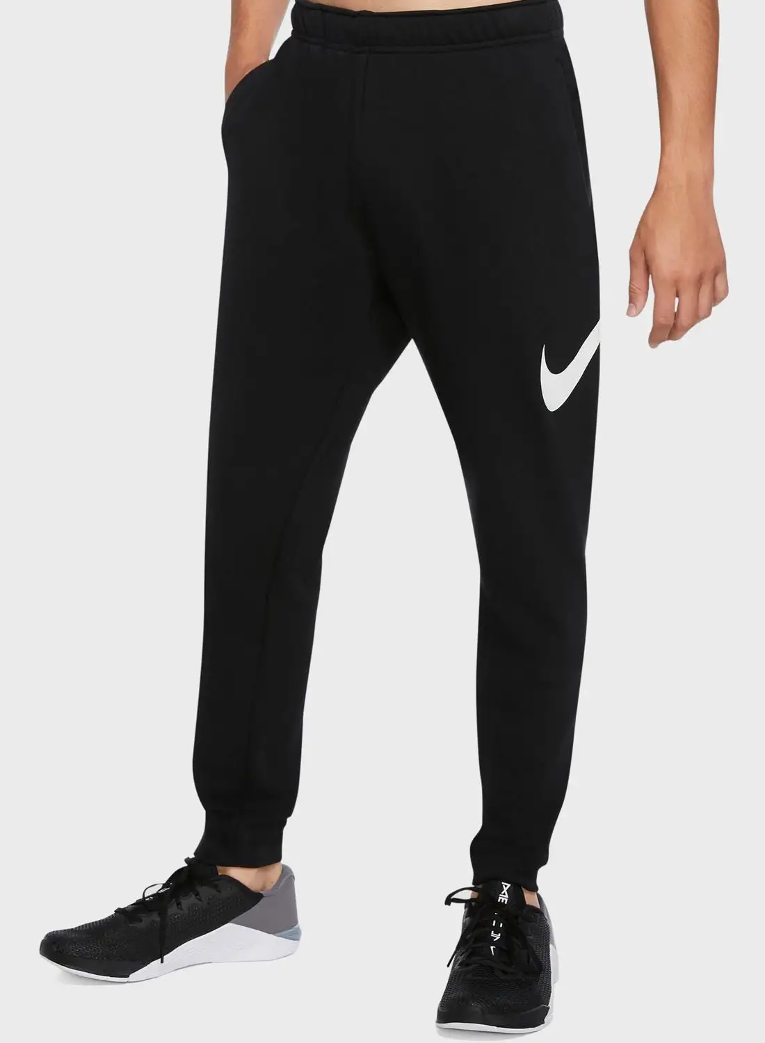 Nike Dri-FIT Swoosh Tapered Sweatpants