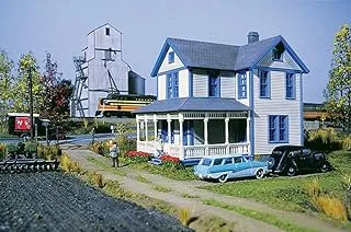 Walthers Cornerstone Aunt Lucy's House Train