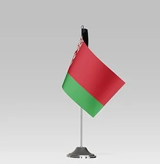 علم طاولة صغير الحجم BPA® BELARUS FLAG مع حامل ديكور مكتبي أنيق (21 × 10 سم)