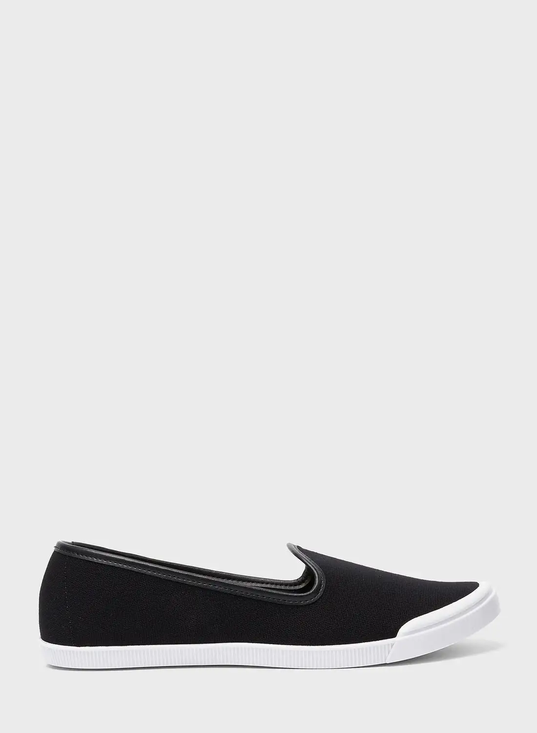 MOLECA Kamari Slip ons