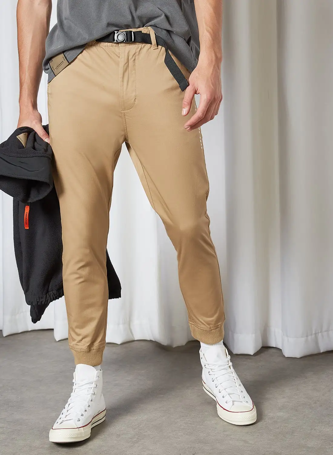 FINGERCROXX Solid Slim Fit Joggers Beige