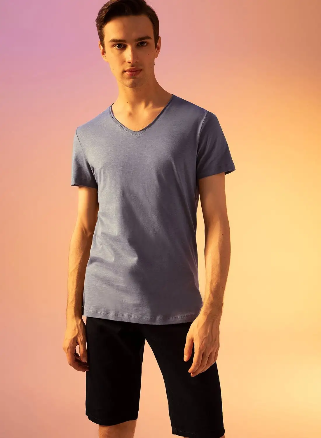 DeFacto Essential V-Neck T-Shirt