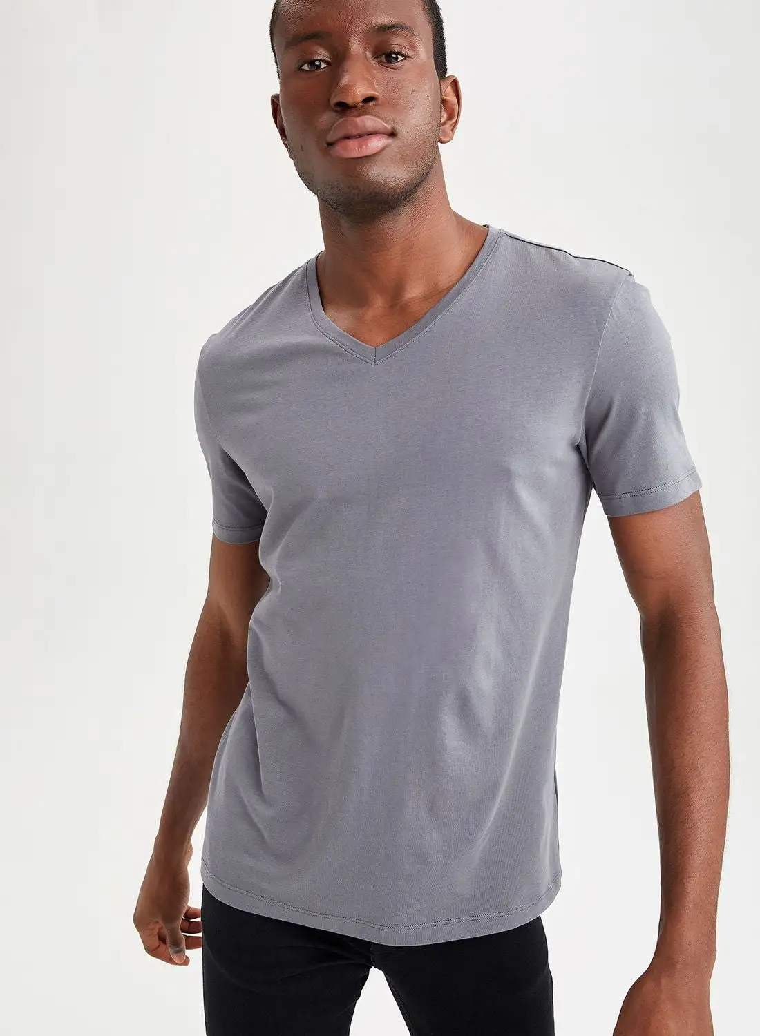 DeFacto Essential V-Neck T-Shirt