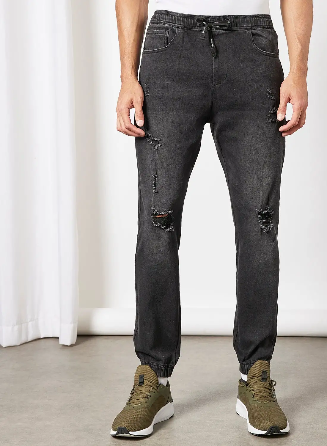 R&B Slim Fit Mid Rise Jeans Black