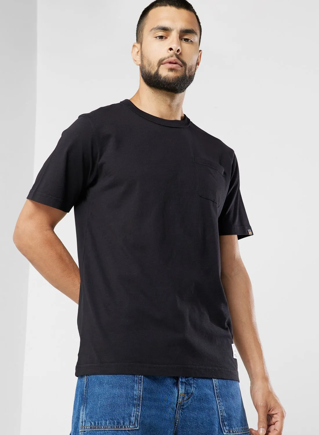 Alpha Industries Essential Pocket T-Shirt