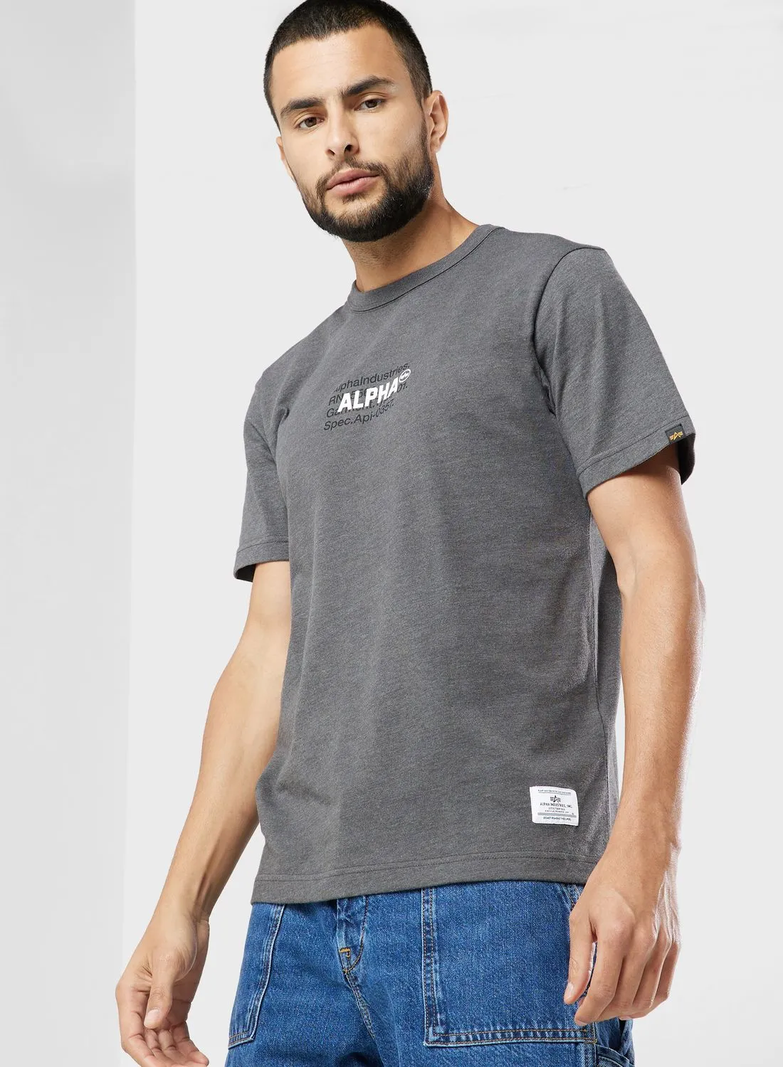 تي شيرت برسومات ألفا كود من شركة Alpha Industries