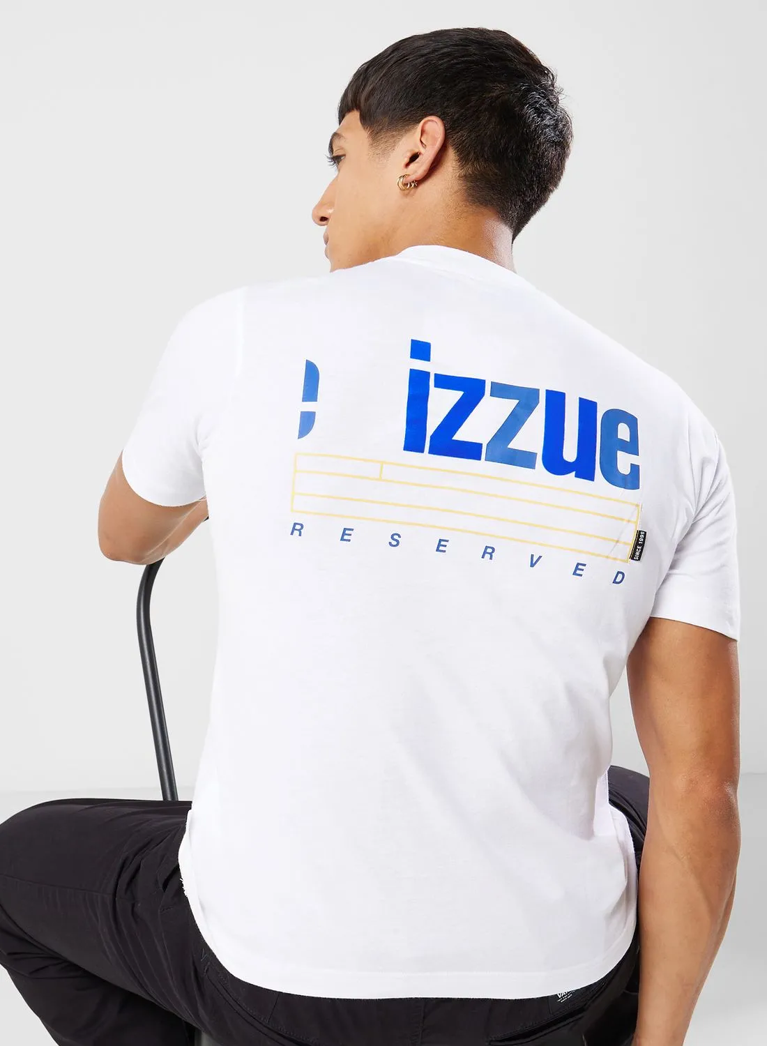 تي شيرت مطبوع بشعار خلفي izzue