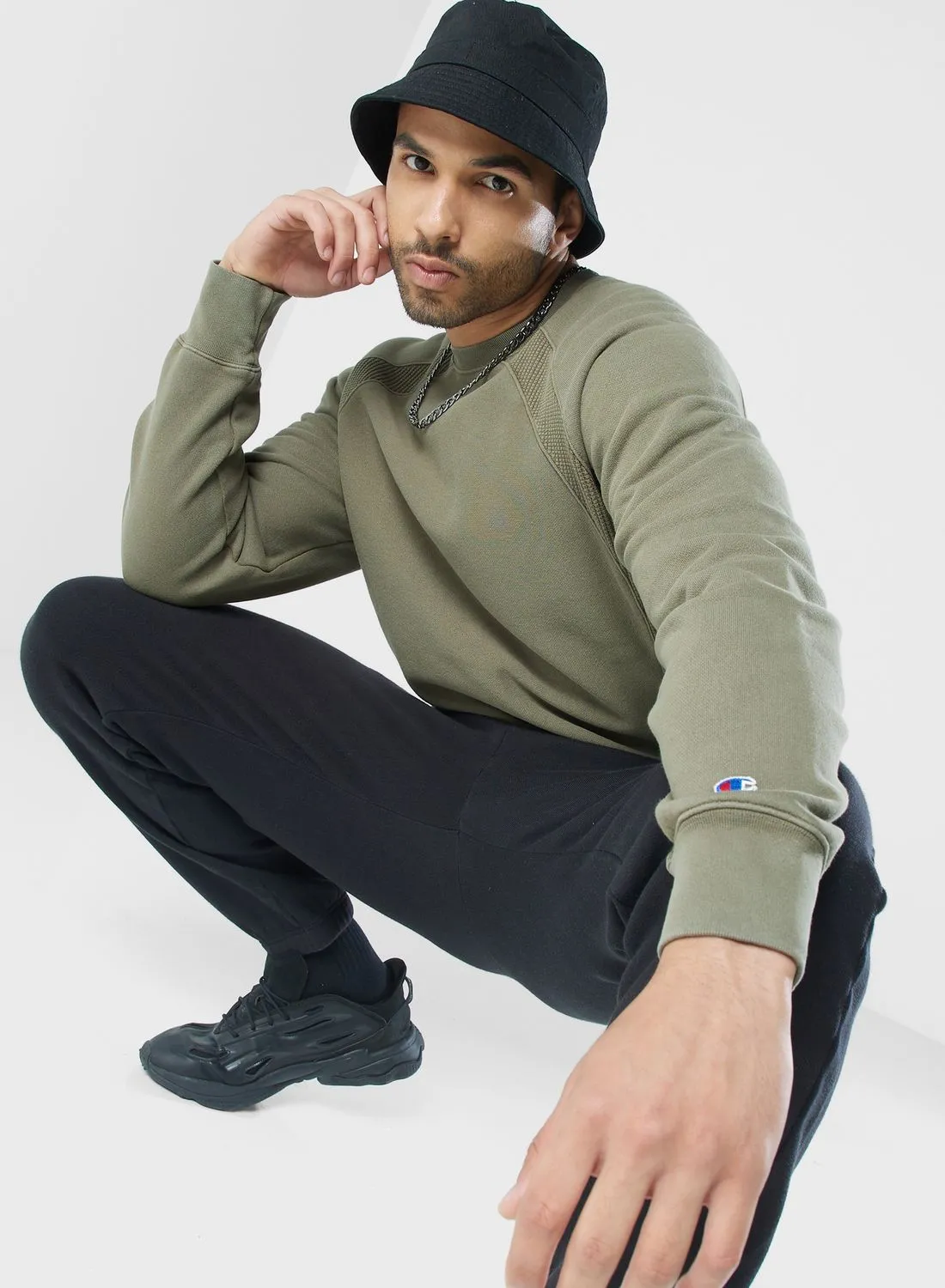 Champion Essential Sweatshirt