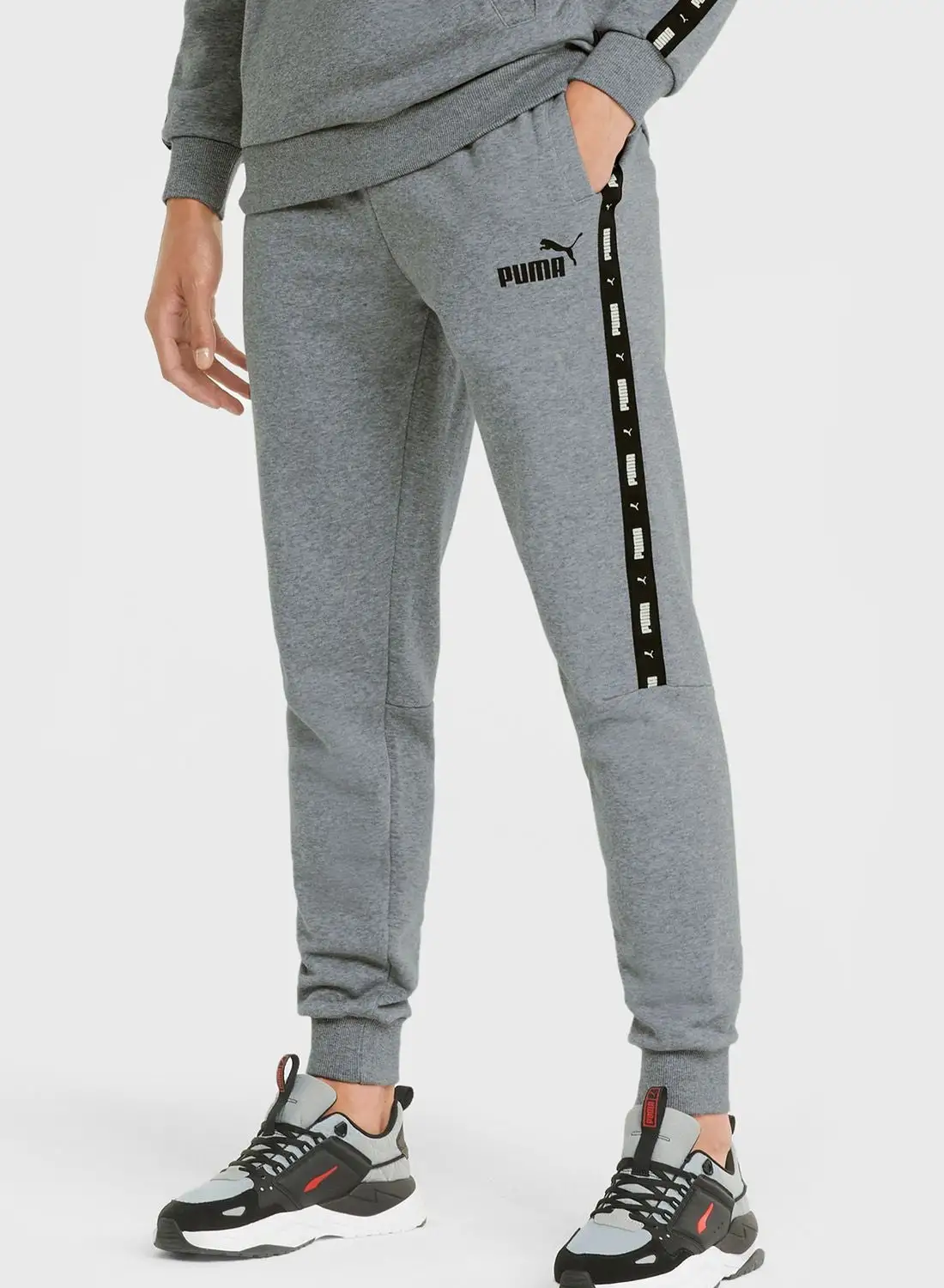 PUMA ESS+ men sweatpants