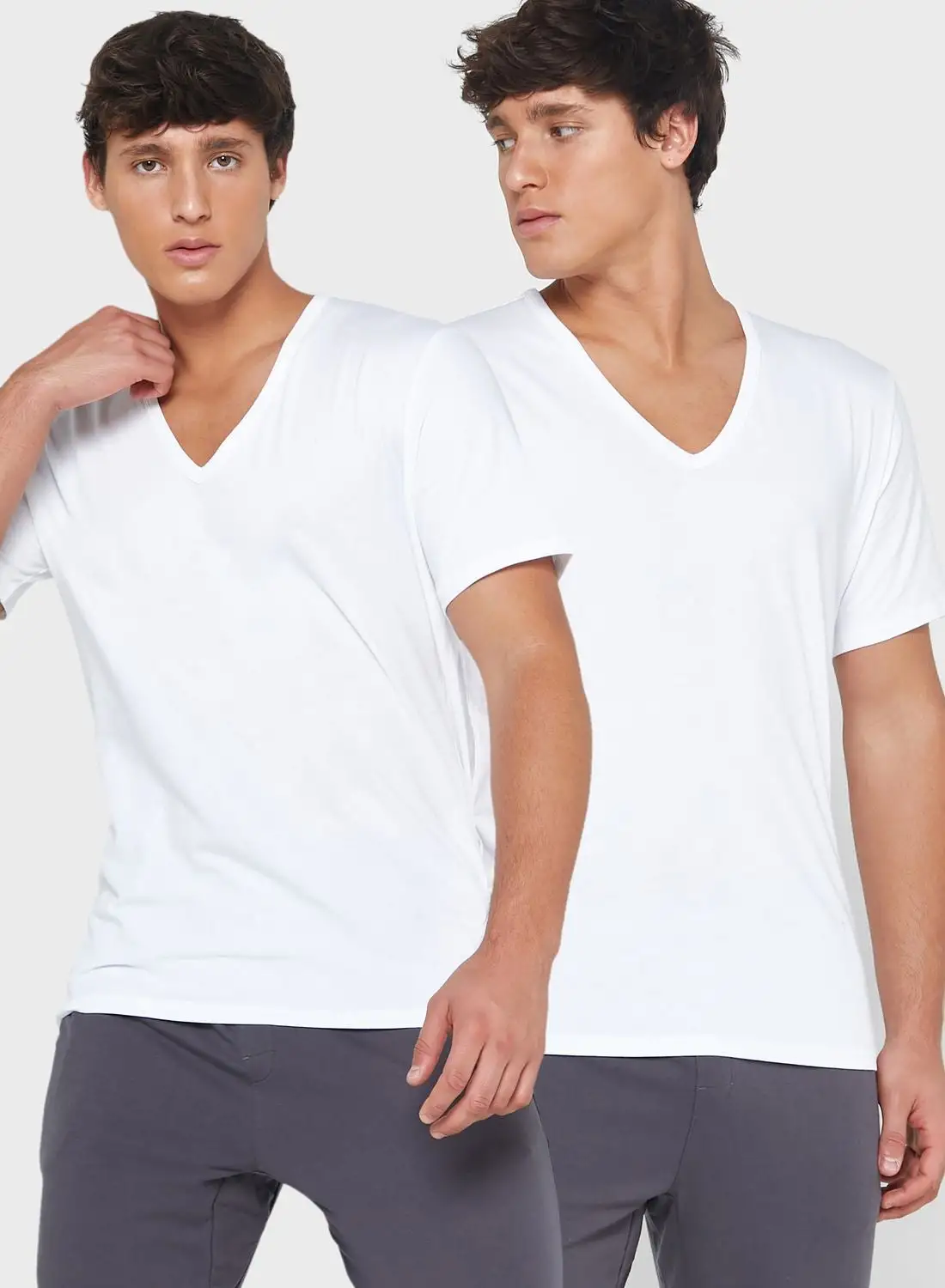 CALVIN KLEIN Essential V Neck T-Shirt