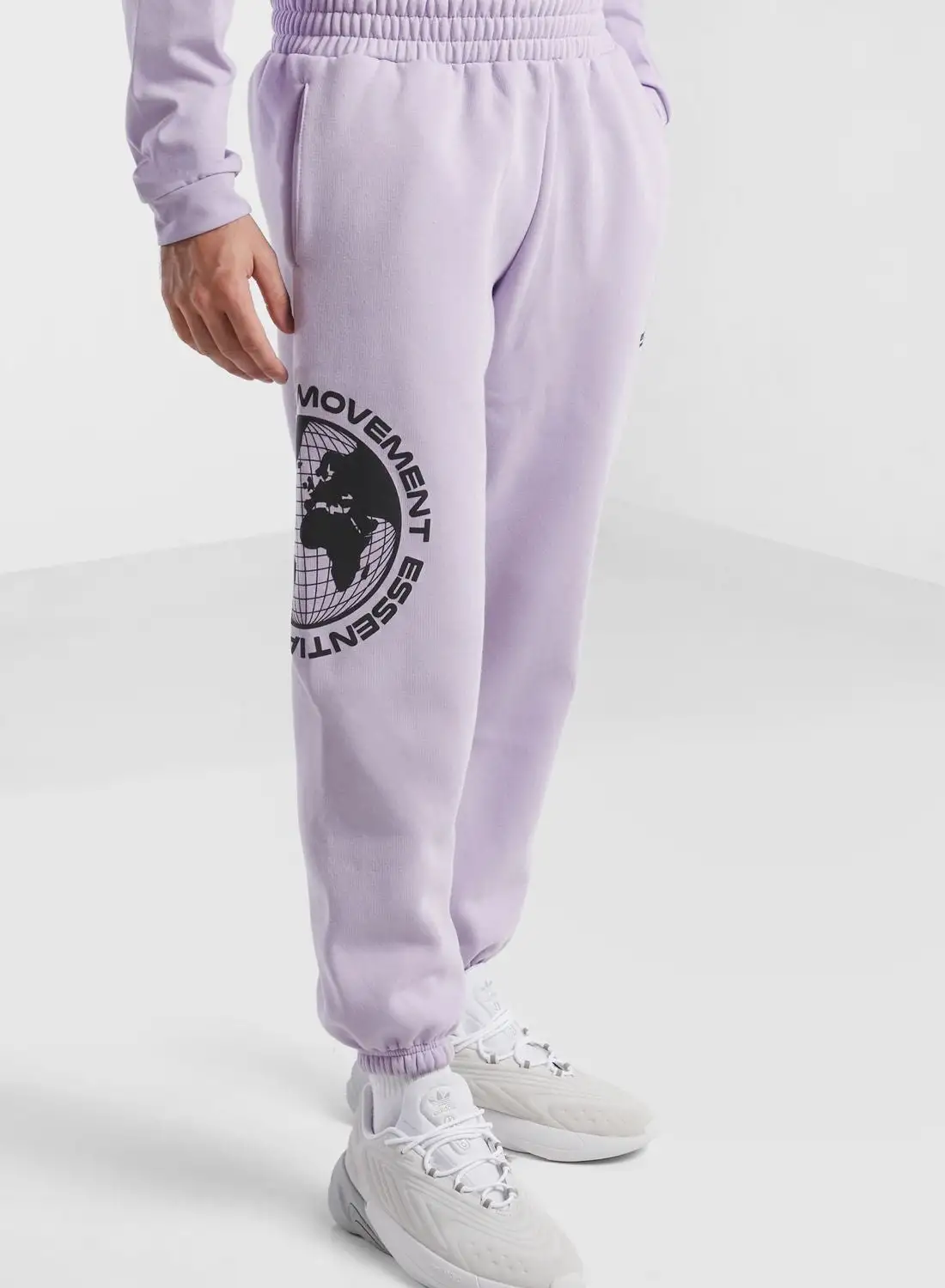 The Giving Movement The Regular Fit Classic Sweatpants