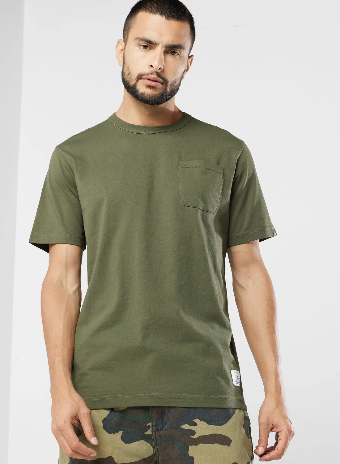 Alpha Industries Essential Pocket T-Shirt