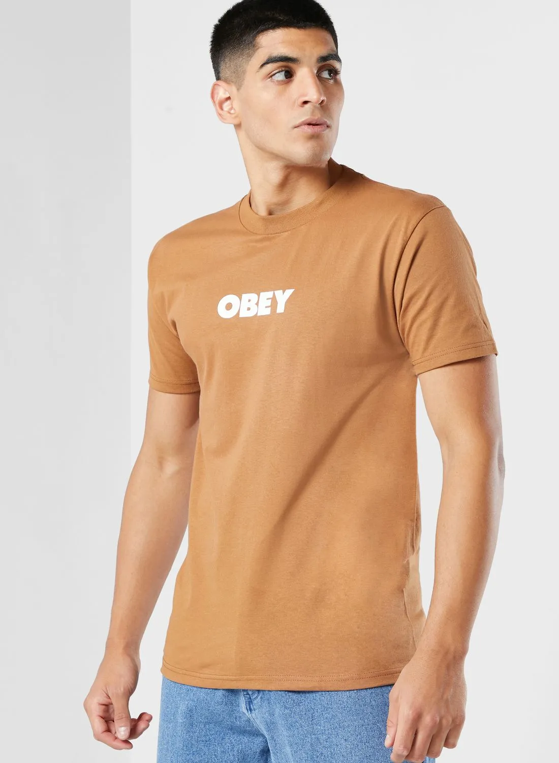 OBEY تي شيرت جريء