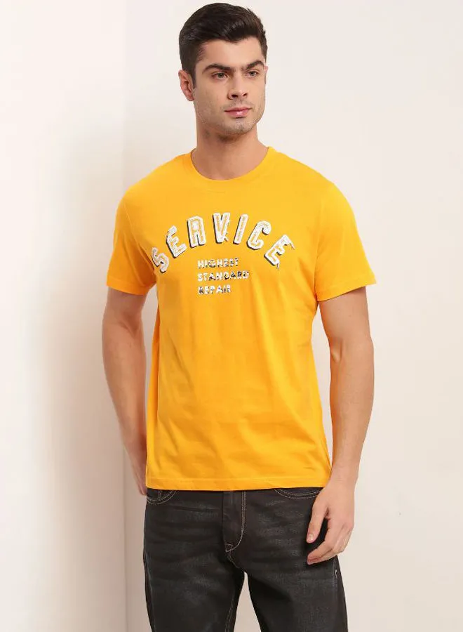 QUWA Service Print Crew Neck T-Shirt Mustard