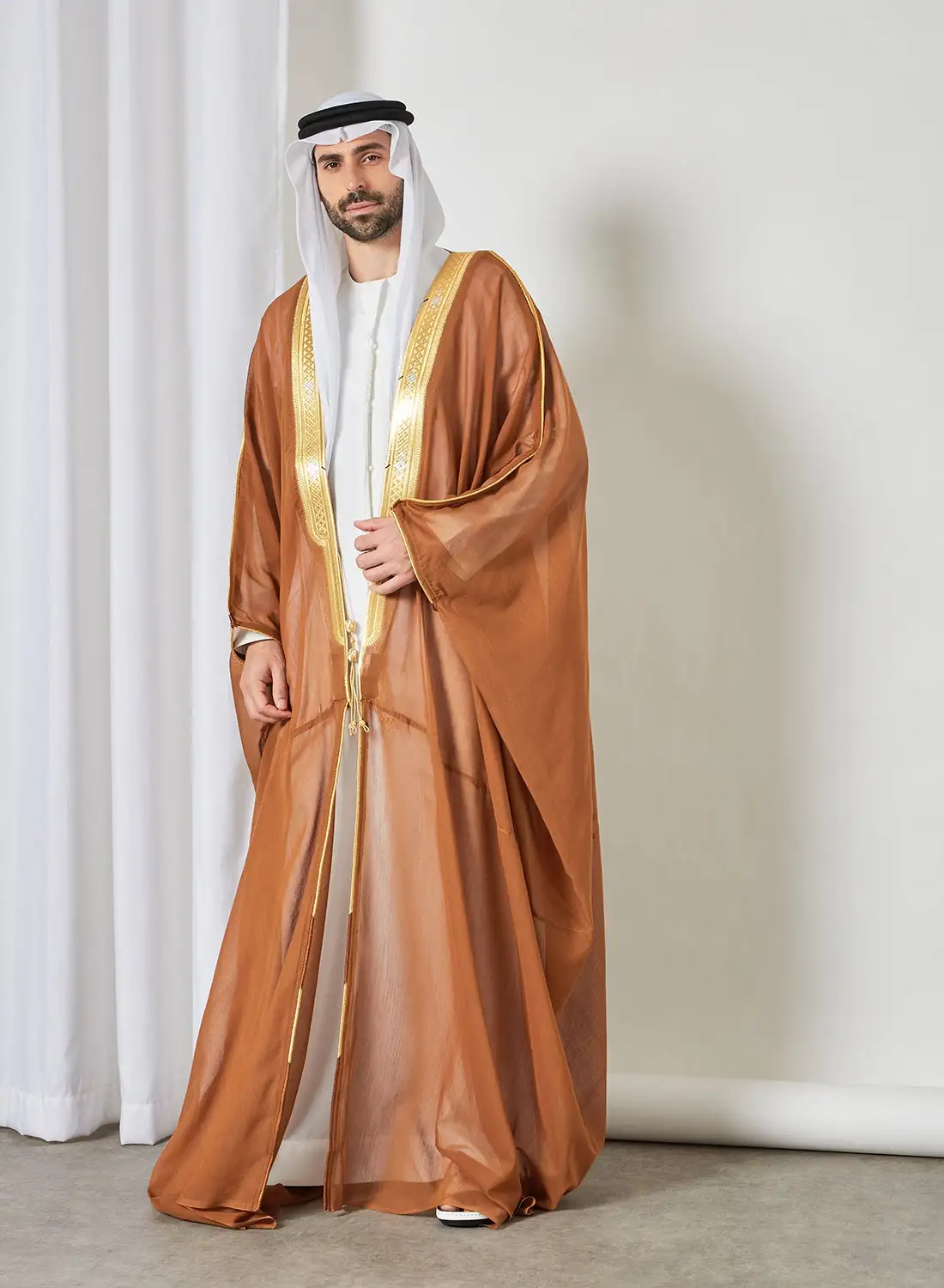 BAIT AL KANDORA Embroidered Detail Bisht Cloak Brown