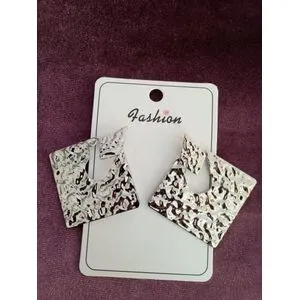 Fashionable And Elegant Earrings For Women -47