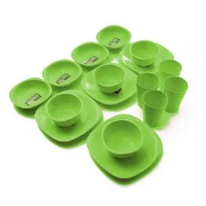 Eco Plast Dinnerware Medium Plates Set - 16 Pcs - Lime