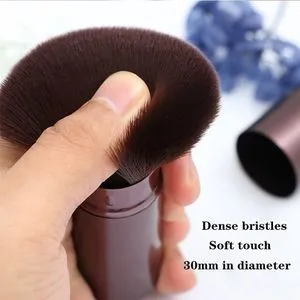 A Foundation Brush Suitable For Blending Cosmetics.1pcs