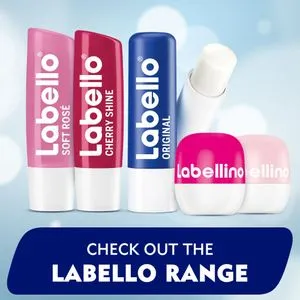 مرطب الشفاه Labello Lip Care Moisturizing Blackberry Shine - 4.8 جم