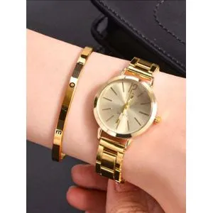 SHEIN 1pc Round Pointer Quartz Watch & 1pc Bracelet-5375